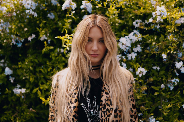 Julia Michaels pic #991389