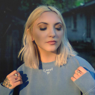 Julia Michaels pic #1113335