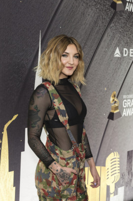 Julia Michaels pic #1033136