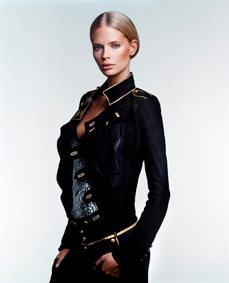 Julia Stegner pic #165405