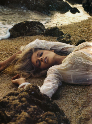 Julia Stegner pic #116961