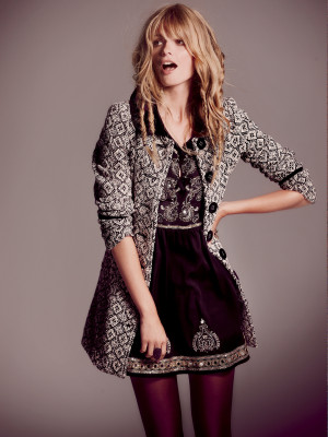 Julia Stegner pic #414684