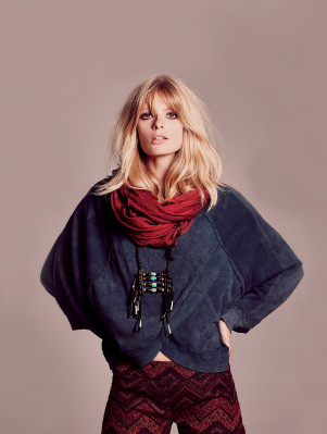 Julia Stegner pic #414379