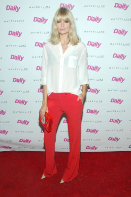 Julia Stegner pic #579142