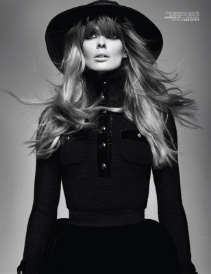 Julia Stegner pic #295814