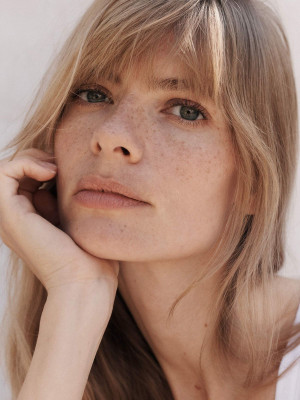 Julia Stegner pic #1215599