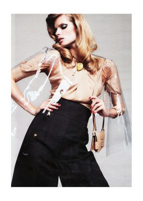 Julia Stegner pic #309250