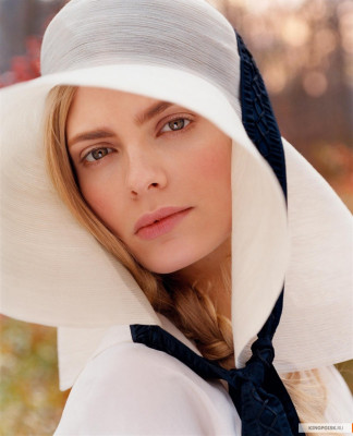 Julia Stegner pic #114161