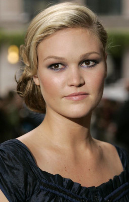 Julia Stiles pic #223104