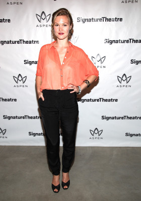 Julia Stiles pic #535299