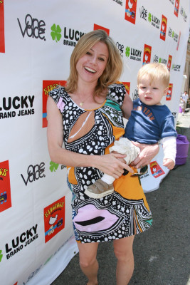 photo 5 in Julie Bowen gallery [id235159] 2010-02-11 00:00:00