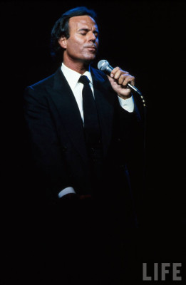 photo 6 in Julio Iglesias gallery [id201435] 2009-11-17 00:00:00