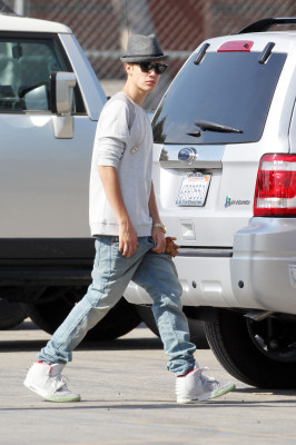 photo 21 in Justin Bieber gallery [id519406] 2012-08-06 00:00:00