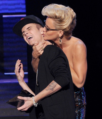 photo 17 in Justin Bieber gallery [id641759] 2013-10-24 00:00:00