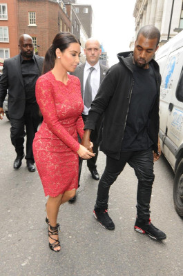photo 19 in Kanye West gallery [id552924] 2012-11-18 00:00:00