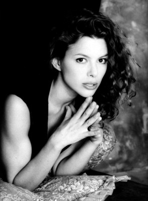 photo 4 in Kari Wuhrer gallery [id54077] -0001-11-30 00:00:00