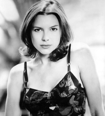 Kari Wuhrer pic #54080