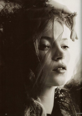 photo 17 in Kate Moss gallery [id85759] 2008-05-18 00:00:00