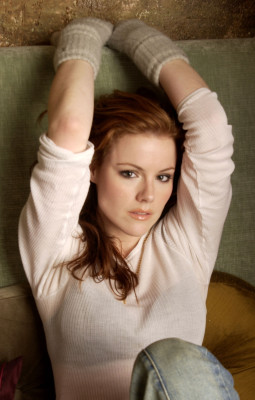 Kathleen Robertson pic #206703