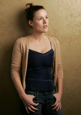 Kathleen Robertson pic #206696