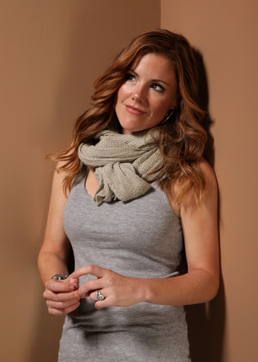Kathleen Robertson pic #289826