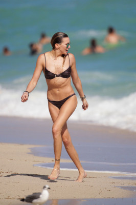 Katie Cassidy pic #822964
