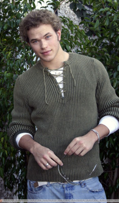 Kellan Lutz pic #277970