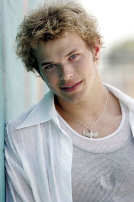 Kellan Lutz pic #276123