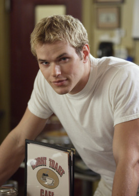 photo 14 in Kellan Lutz gallery [id137986] 2009-03-10 00:00:00