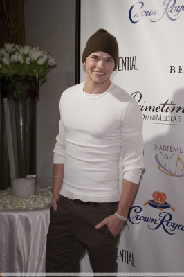 Kellan Lutz pic #279405