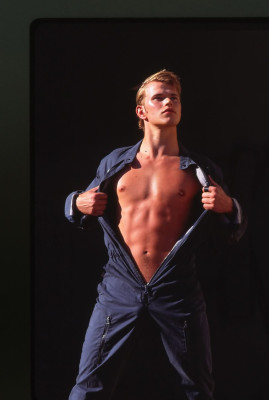 Kellan Lutz pic #269560