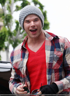 Kellan Lutz pic #309556