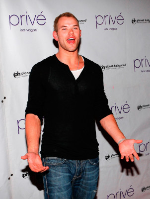 Kellan Lutz pic #125573
