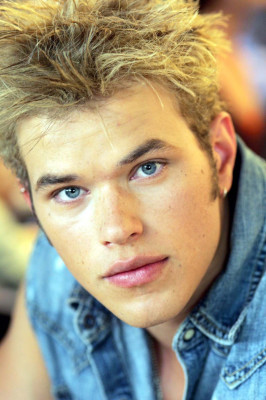 Kellan Lutz pic #276127
