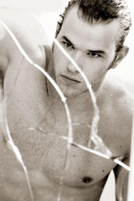 Kellan Lutz pic #277288