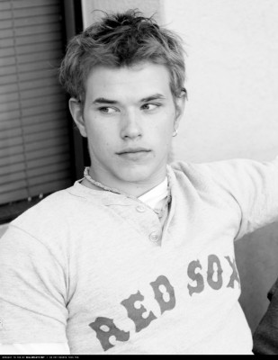 Kellan Lutz pic #226023