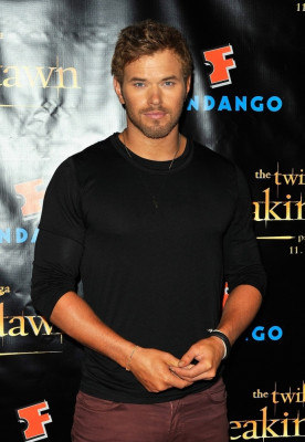 Kellan Lutz pic #510212