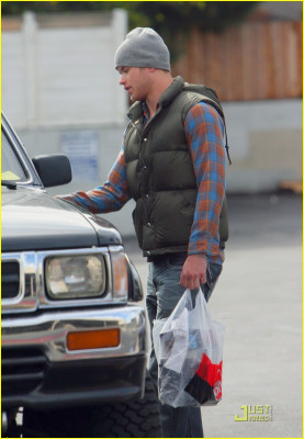 Kellan Lutz pic #137984