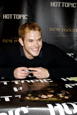 Kellan Lutz pic #245168