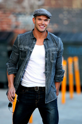 Kellan Lutz pic #251978