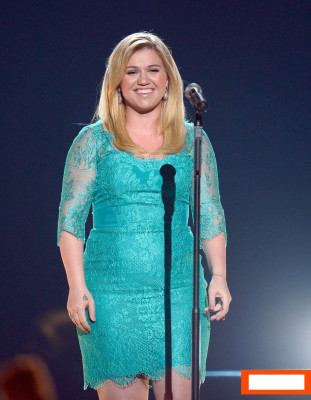 photo 27 in Kelly Clarkson gallery [id601610] 2013-05-12 00:00:00