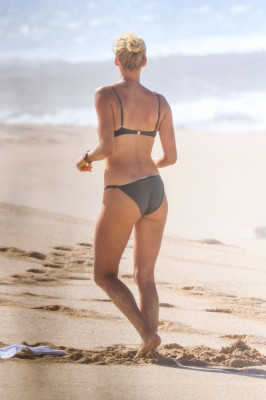 photo 19 in Kelly Rohrbach gallery [id998496] 2018-01-16 00:00:00