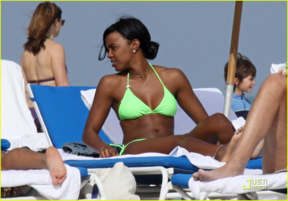 photo 5 in Kelly Rowland gallery [id123659] 2009-01-06 00:00:00