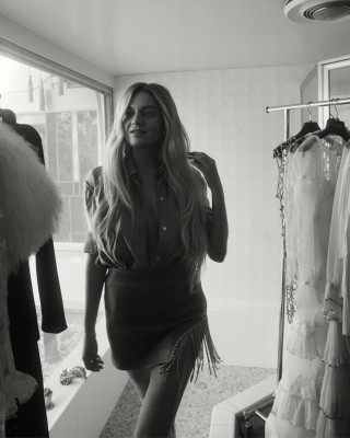 photo 5 in Kelsea gallery [id1369418] 2025-04-13 00:00:00
