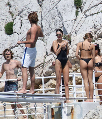 Kendall Jenner pic #1036773