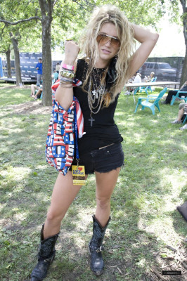 Kesha Rose Sebert pic #246151