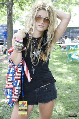 Kesha Rose Sebert pic #264413