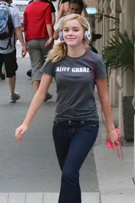 Kiernan Shipka pic #1286948