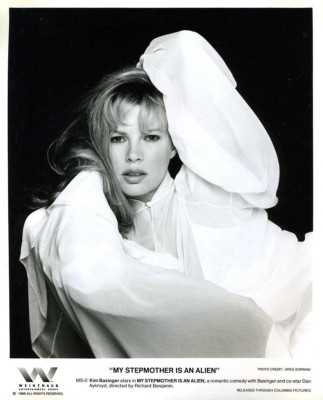 Kim Basinger pic #369330