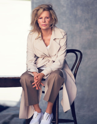 Kim Basinger pic #1314686
